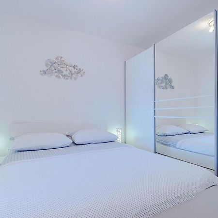 Apartments By The Sea Cove Zaglav, Korcula - 12208 Prizba Exterior foto