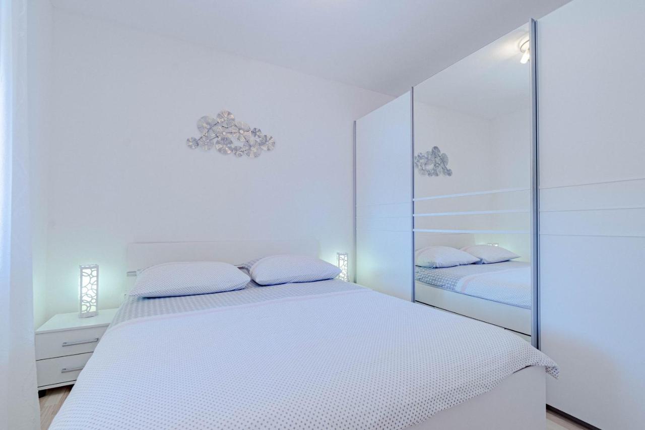 Apartments By The Sea Cove Zaglav, Korcula - 12208 Prizba Exterior foto